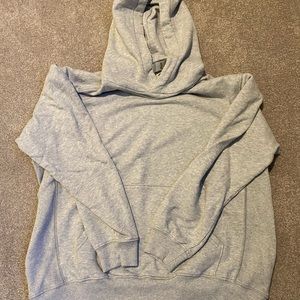 NWT Arie sweatshirt! Size medium